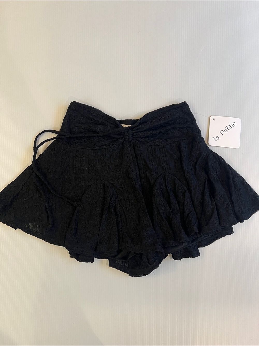 New La Pêche Women’s/ Juniors Black Lace Ruffle Shorts in Size Small